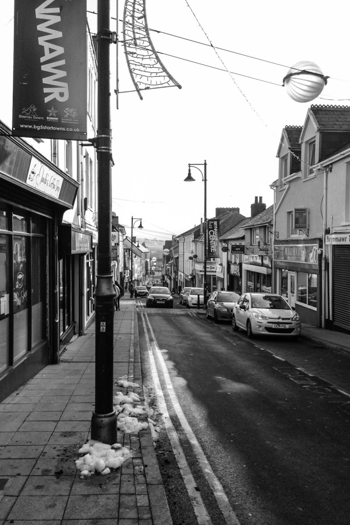 The main high street is steep and narrow. There was still snow on the ground in places. This only seemed to emphasis the empty feeling of the town, the shops were closed even though it was still only 2 o'clock in the afternoon.