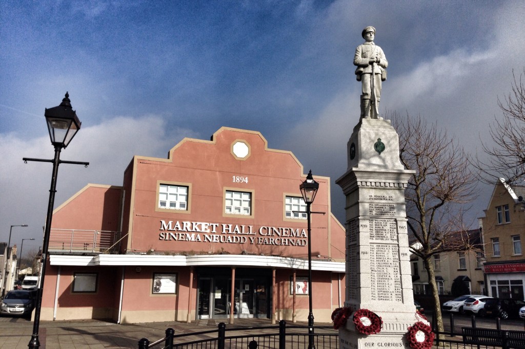 Brynmawr Cinema with the War Memorial in the Market Sqaure.