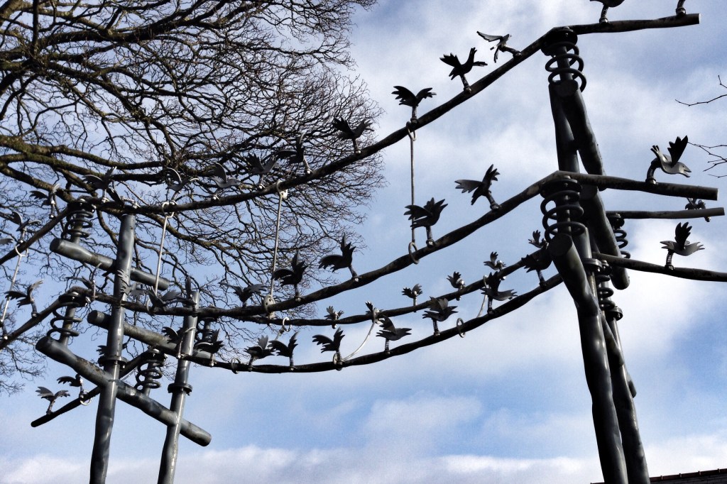 Attempts have been made recently to tidy up the town, and there were street sculptures along one of the roads. But I'm not convinced this will have helped the locals much.