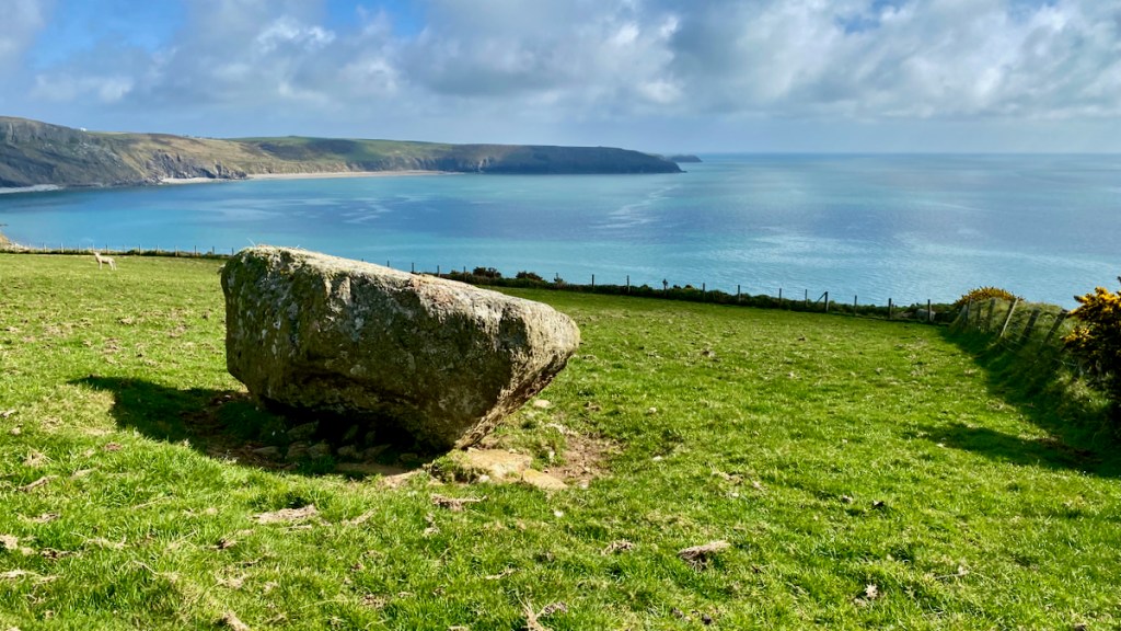 A Tomb with a View – Cilan&nbsp;Uchaf
